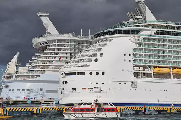 Adults-Only Cruises: The Ultimate Escape for Luxury & Relaxation!