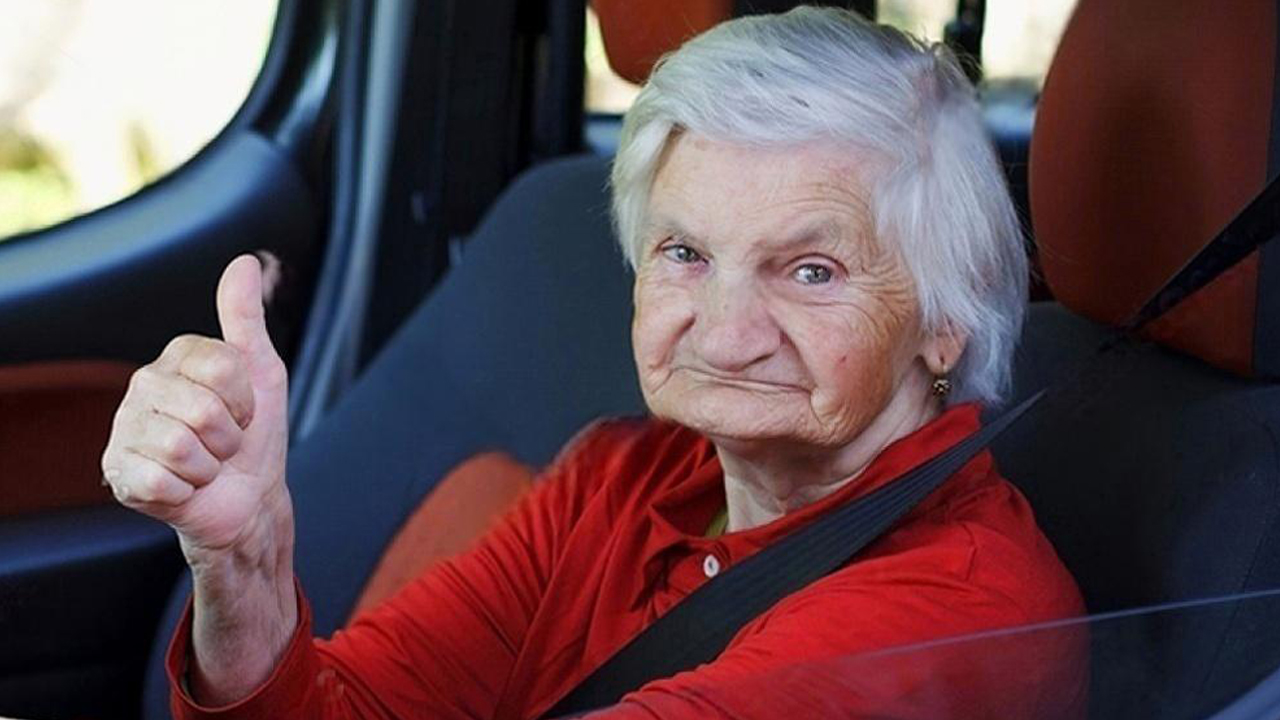 Molti Anziani Non Conoscono Gli Sconti sull’Assicurazione Auto – Scopri di Più!