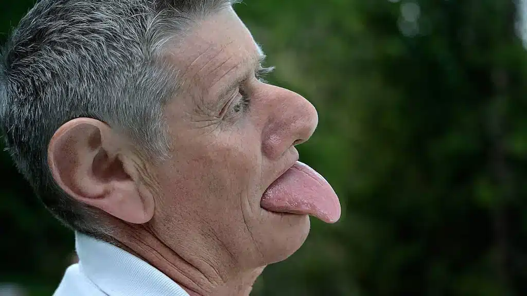 Tardive Dyskinesia: Early Warning Signs and Medications That May Make It Worse